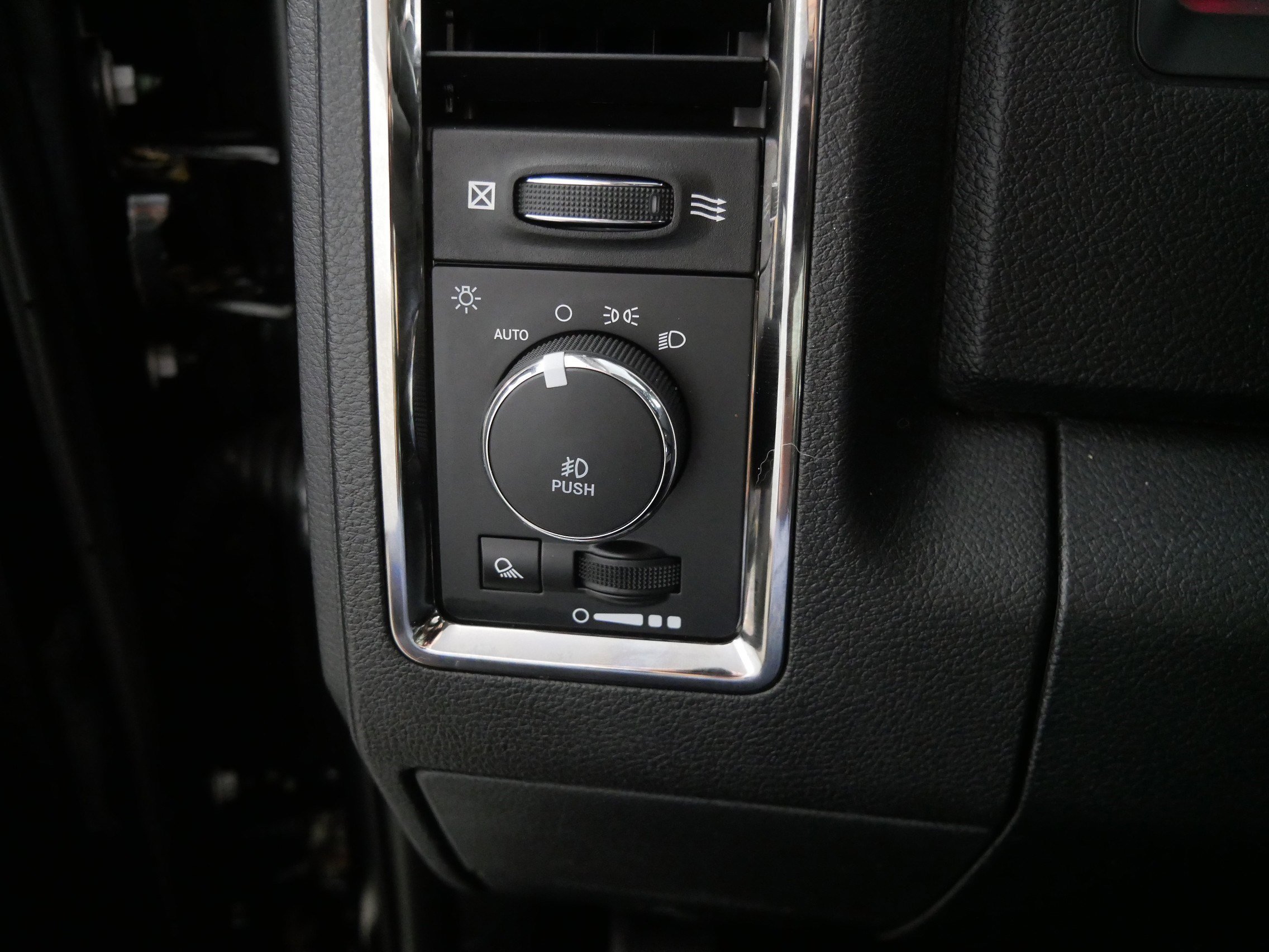 2017 Ram 1500 Sport photo 26