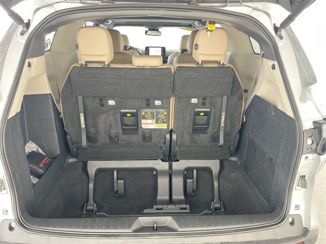 2023 Toyota Sienna XLE photo 44