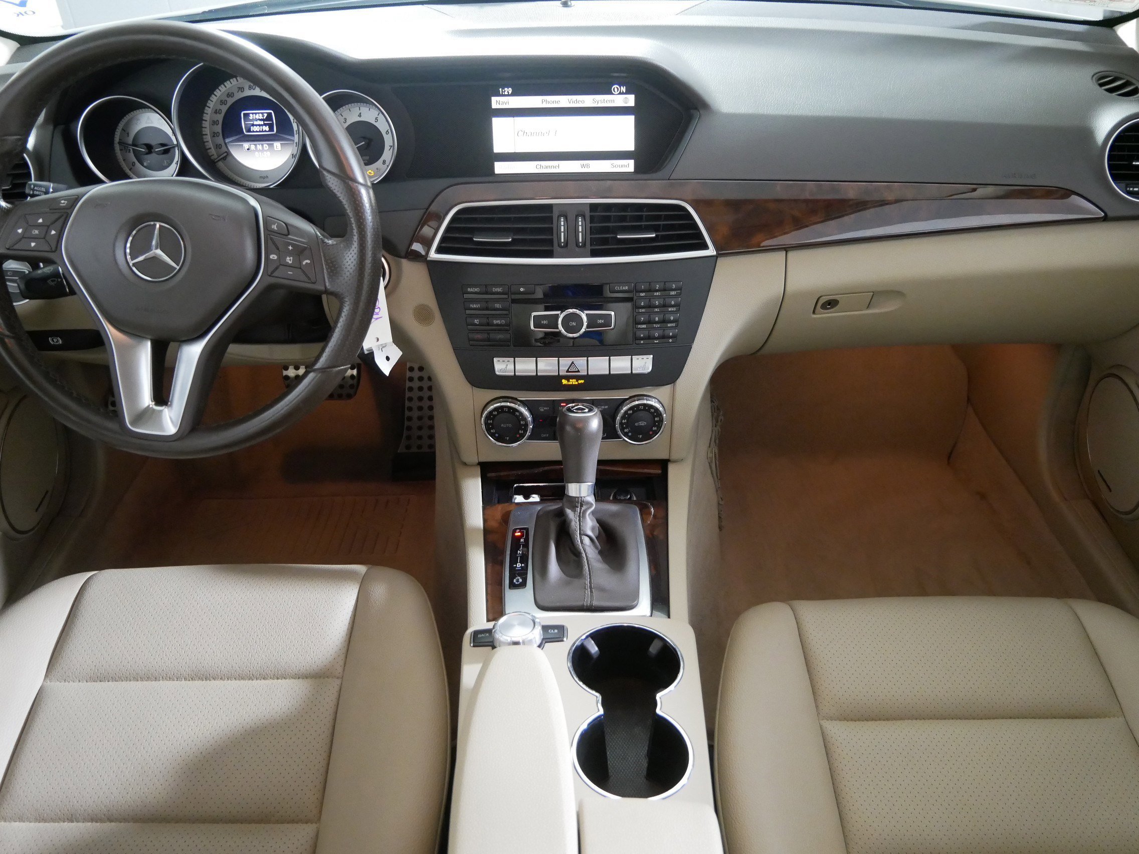 2012 Mercedes Benz C 300 Luxury photo 10
