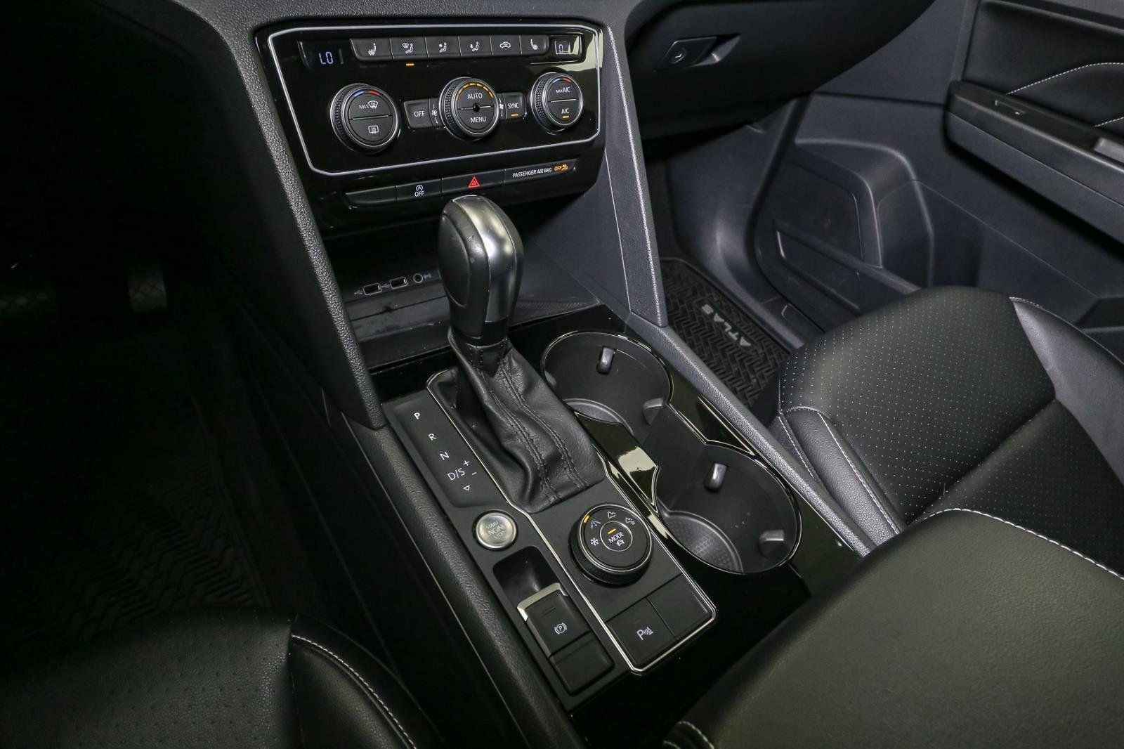 2020 Volkswagen Atlas Cross Sport SEL photo 26