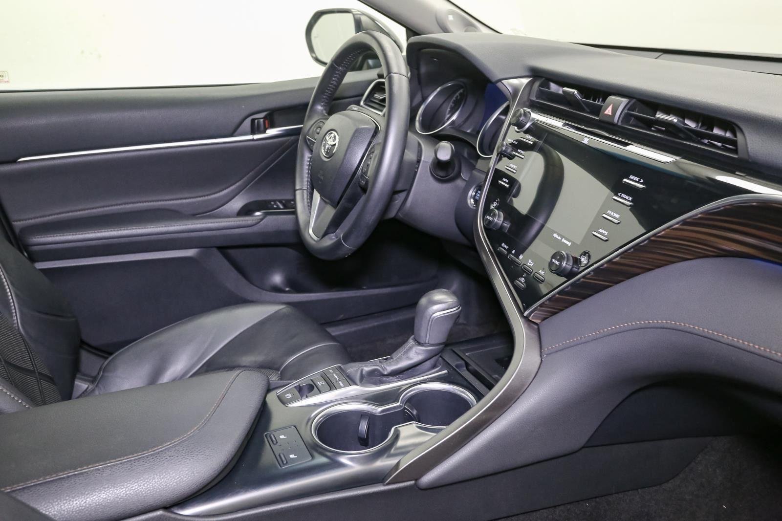 2018 Toyota Camry XLE photo 15