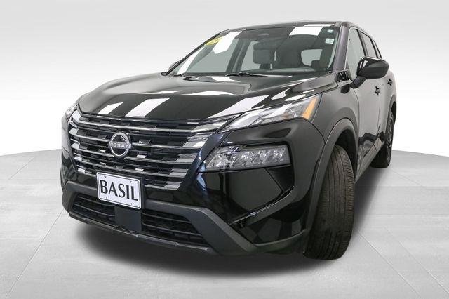2025 Nissan Rogue SV photo 4
