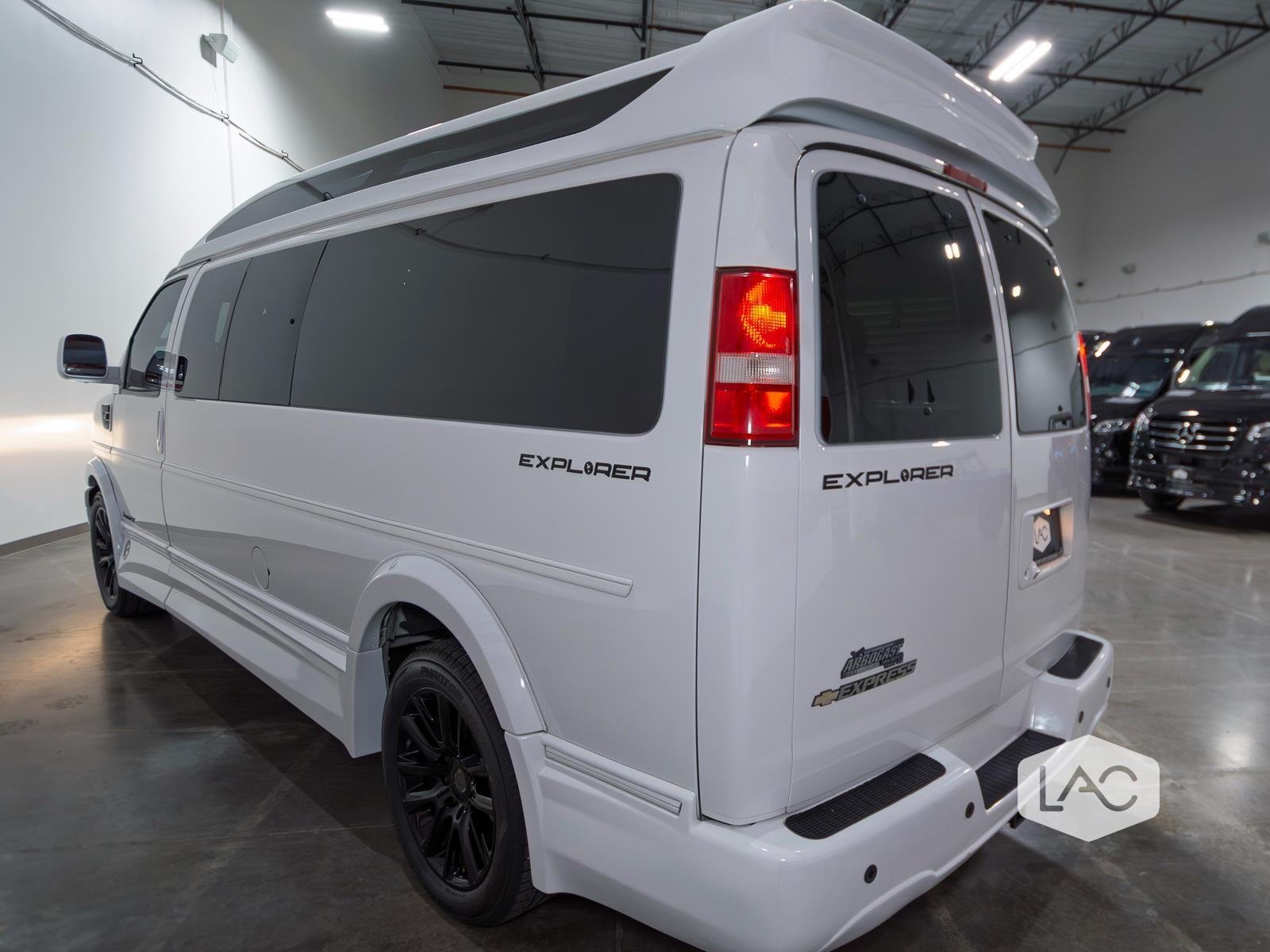 2019 Chevrolet Express photo 2