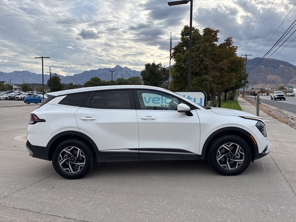 2024 Kia Sportage LX photo 3