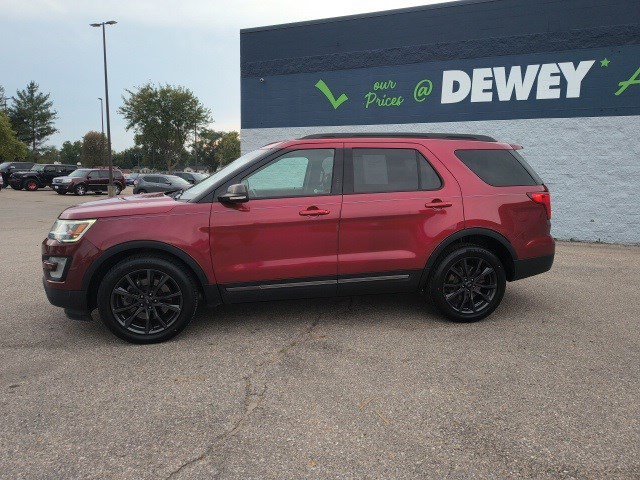2017 Ford Explorer XLT photo 2