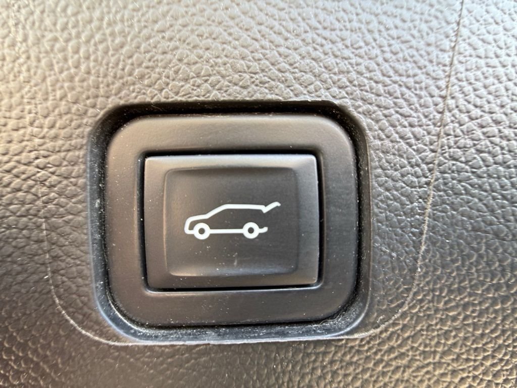 2023 Chevrolet Traverse Leather photo 20