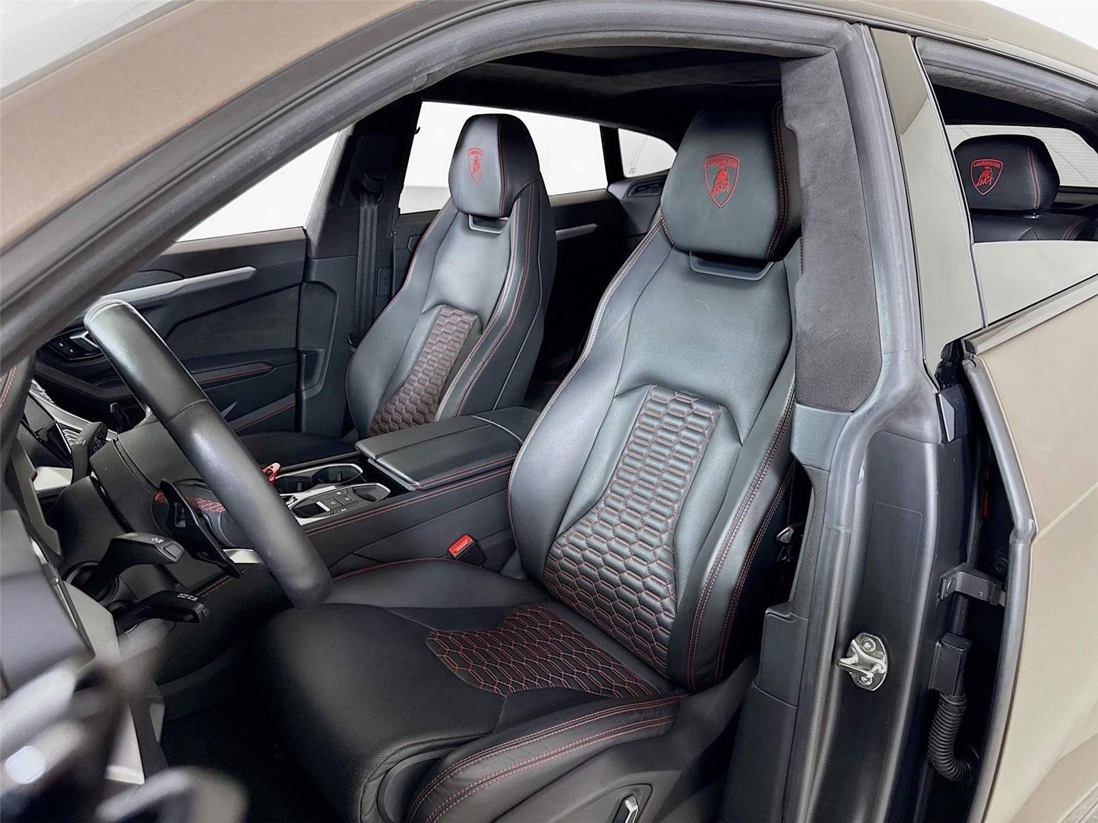 2020 Lamborghini Urus photo 10