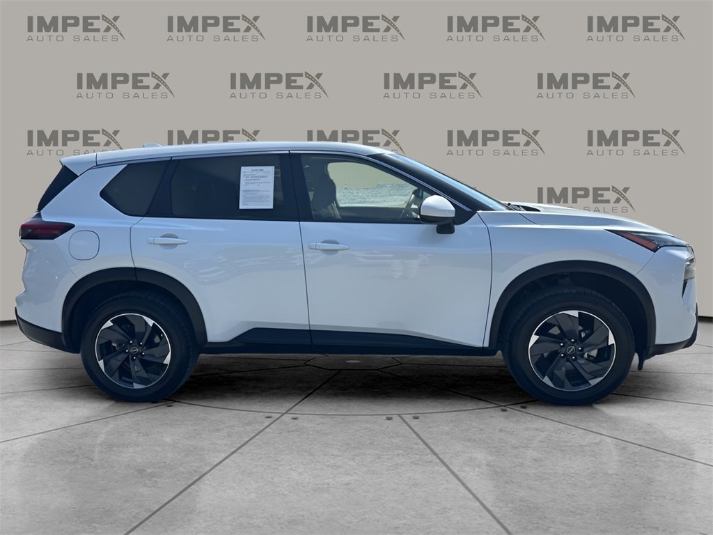 2024 Nissan Rogue SV photo 6