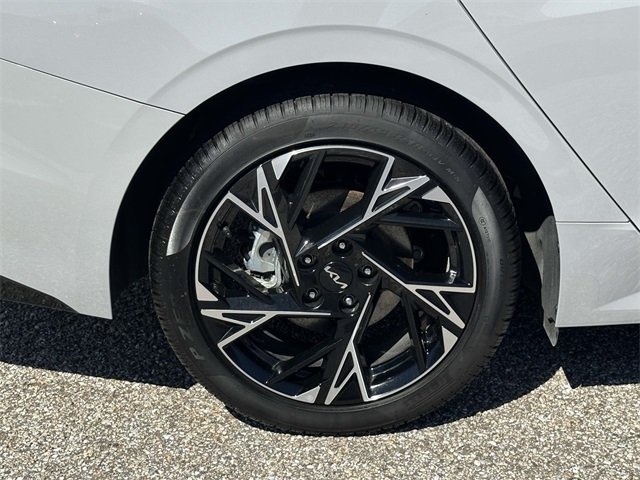 2025 Kia K5 GT-Line photo 11