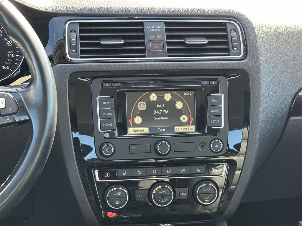 2015 Volkswagen Jetta 2.0 TDI SEL photo 19