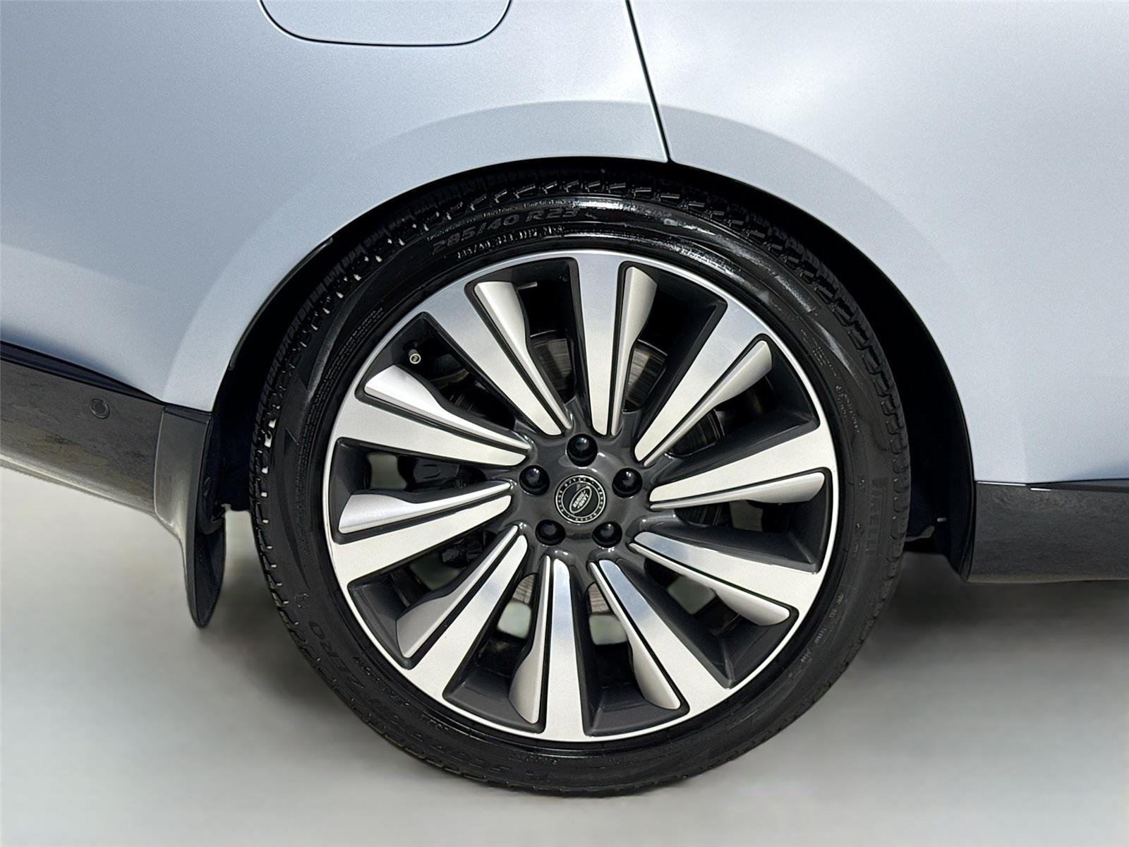 2023 Land Rover Range Rover SV photo 35