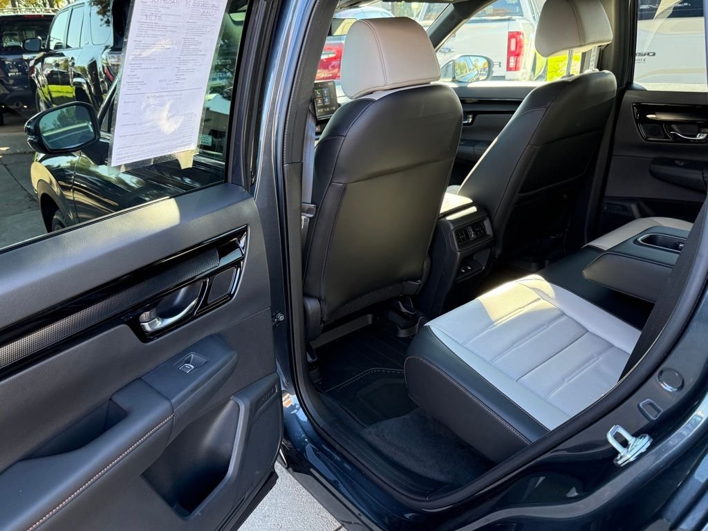 2025 Honda CR-V Hybrid Sport Touring photo 11