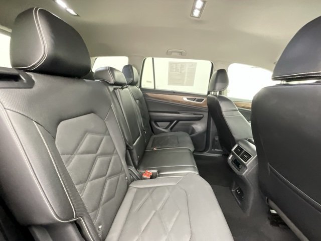 2024 Volkswagen Atlas SE Technology photo 15