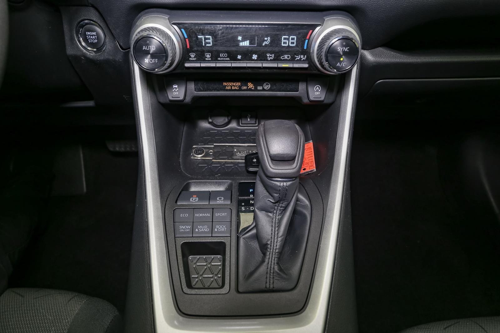 2022 Toyota RAV4 XLE photo 24