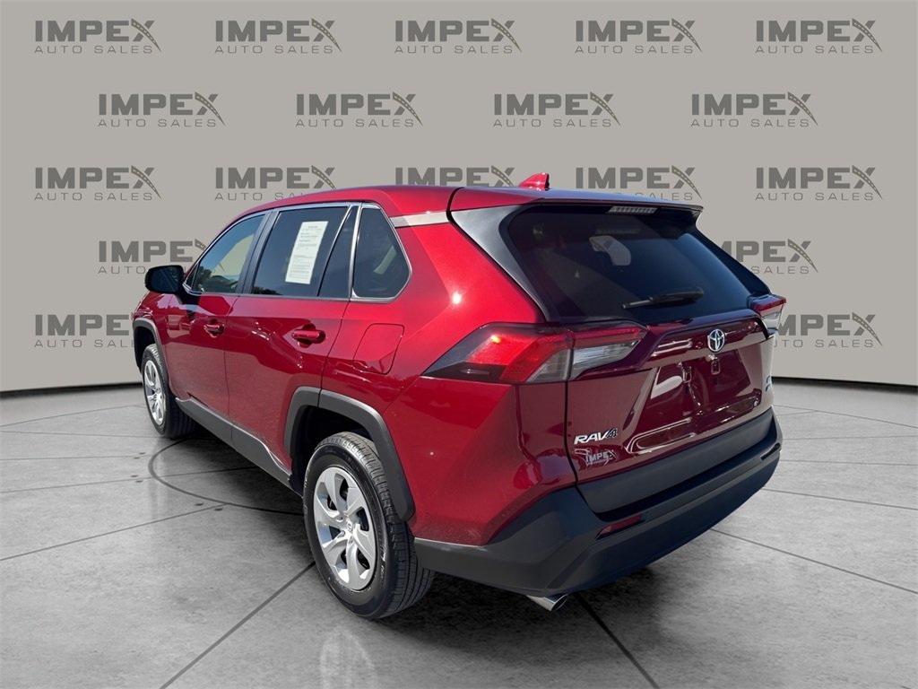 2023 Toyota RAV4 LE photo 3