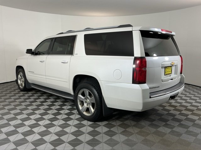 2016 Chevrolet Suburban LTZ photo 4