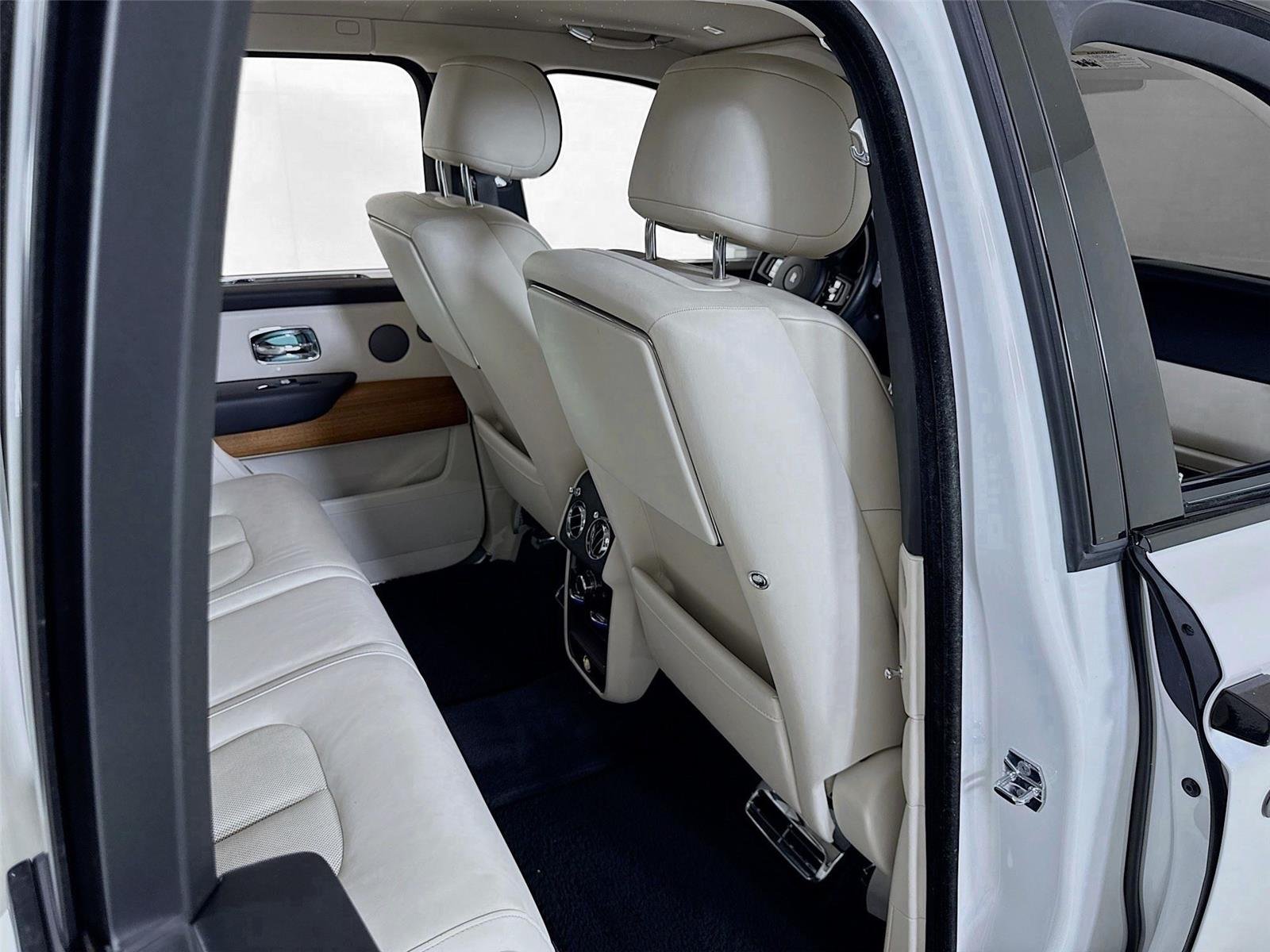 2021 Rolls Royce Cullinan RR31 photo 22
