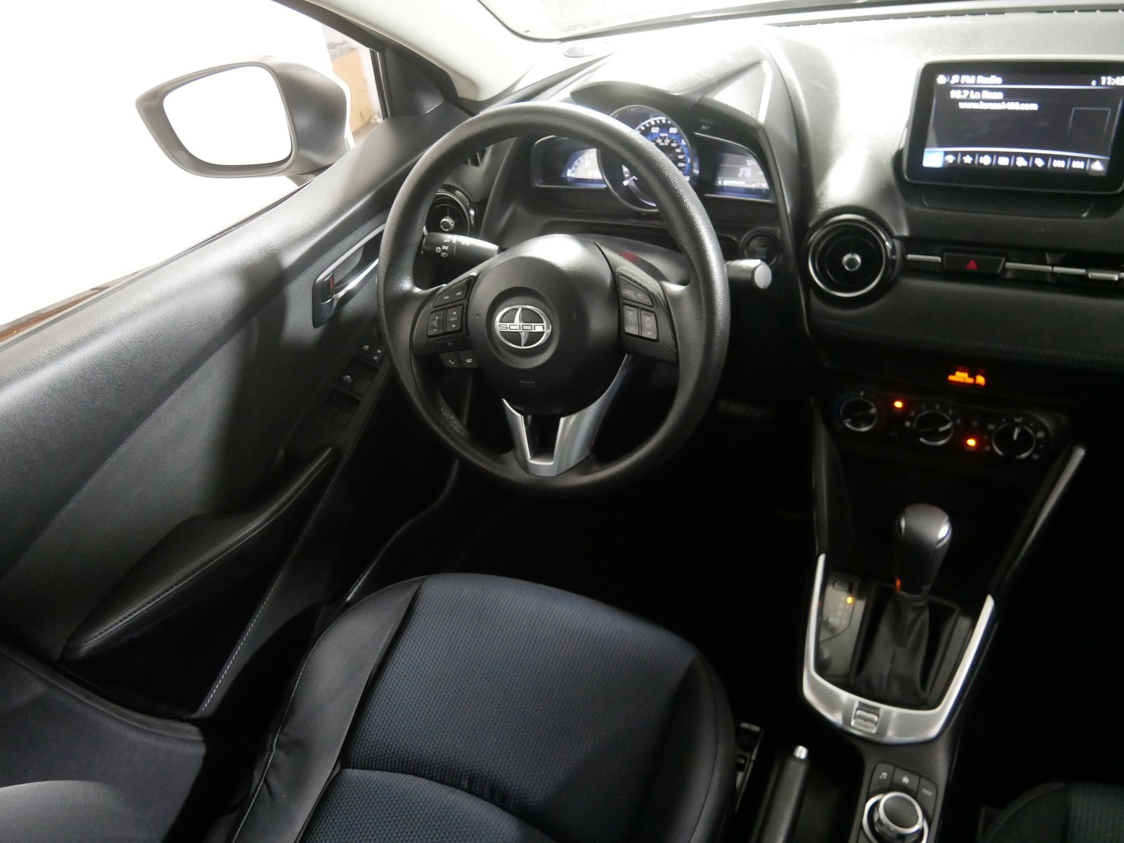 2016 Scion iA photo 9