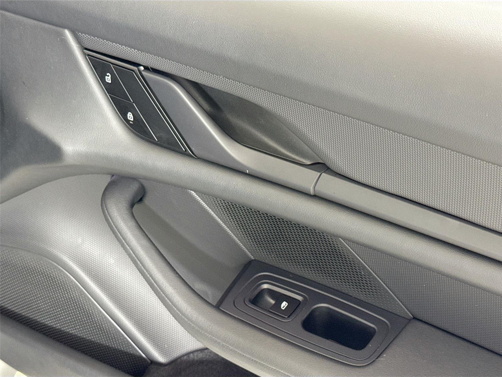 2023 Porsche Taycan 4S photo 30