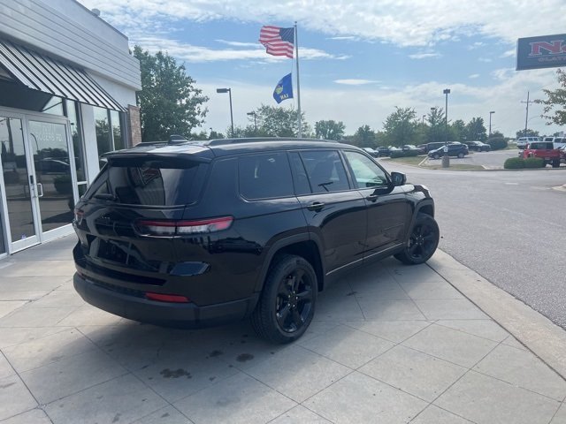 2021 Jeep Grand Cherokee Altitude photo 3