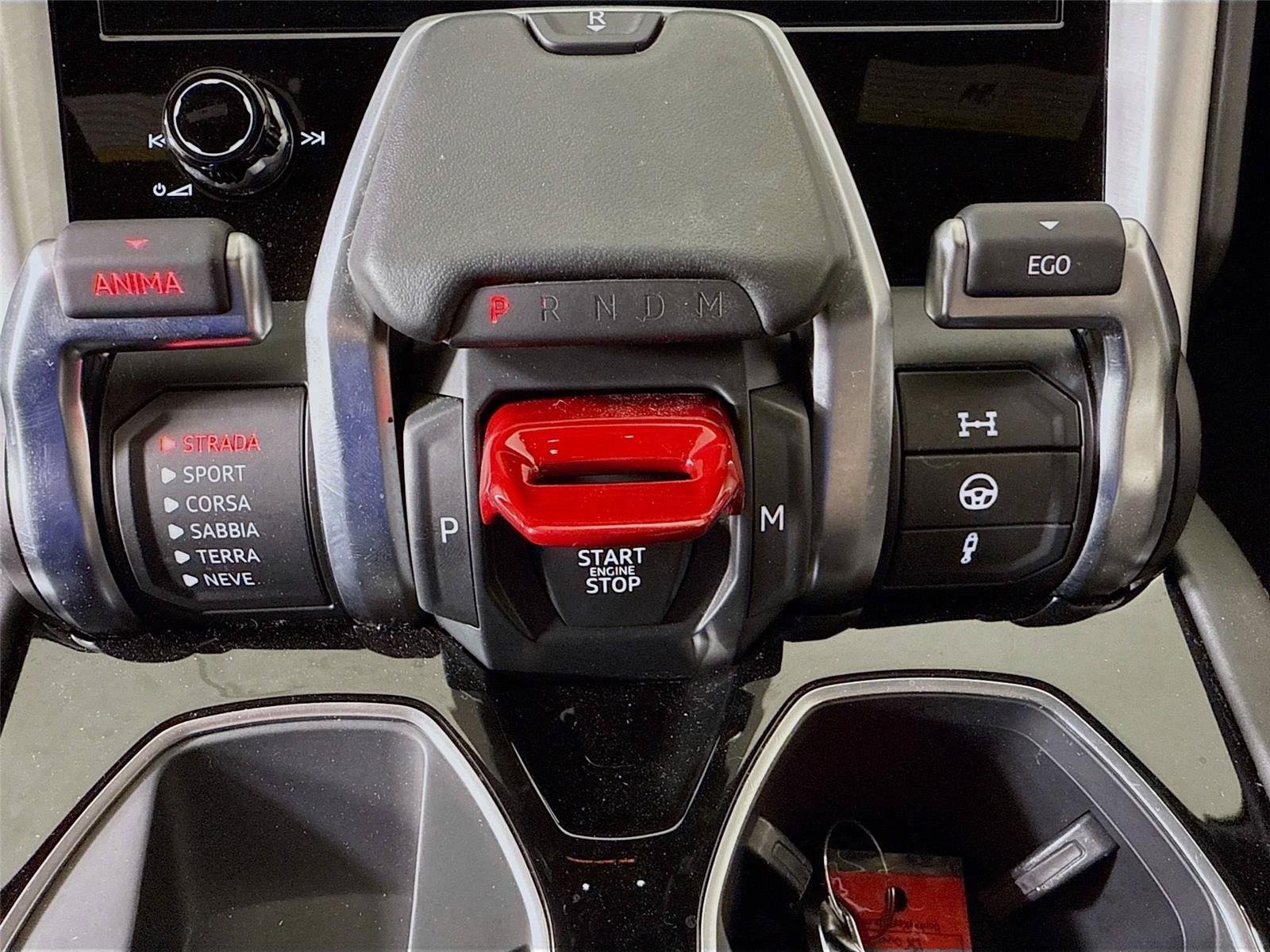 2020 Lamborghini Urus photo 19