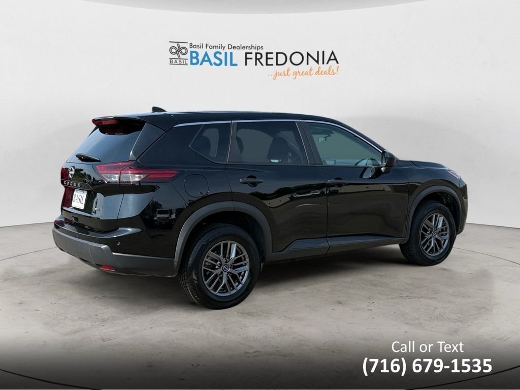 2024 Nissan Rogue S photo 5