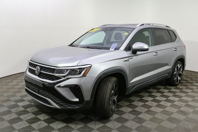 2022 Volkswagen Taos SEL photo 4