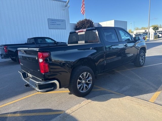 2020 Chevrolet Silverado 1500 LT photo 3
