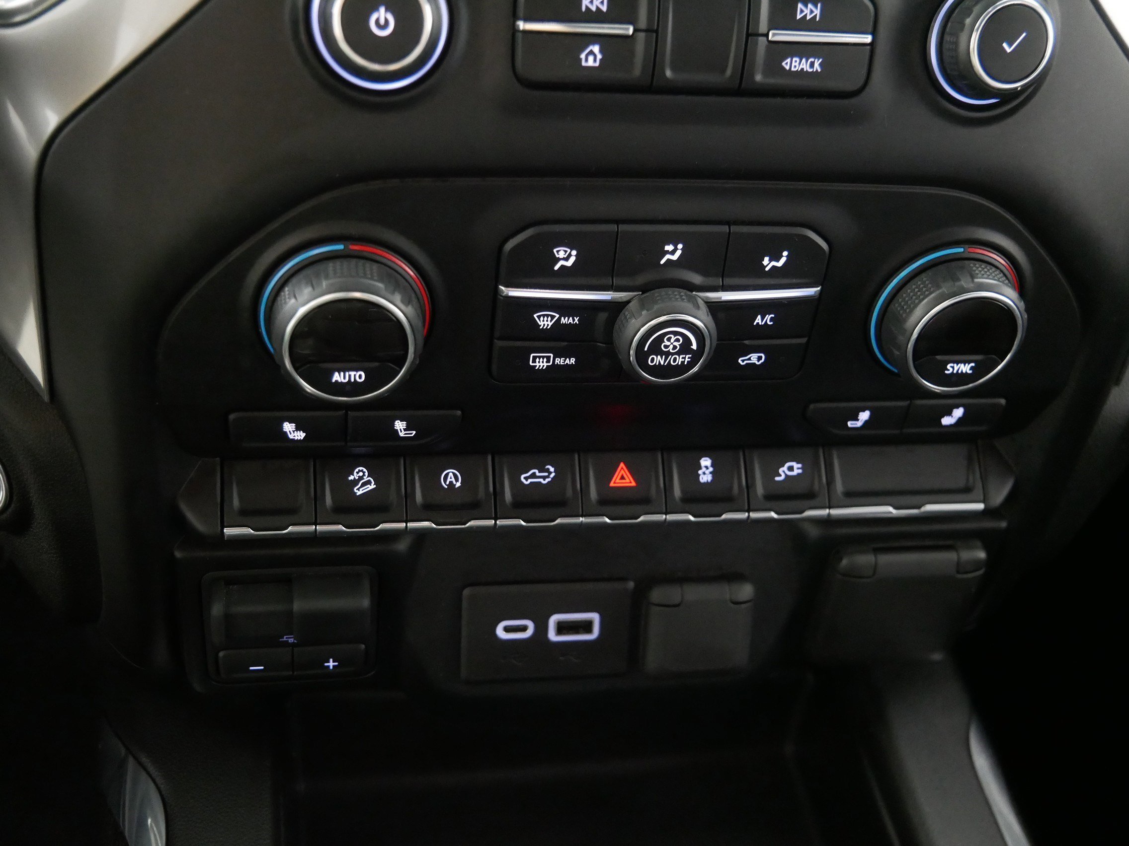 2019 Chevrolet Silverado 1500 RST photo 21