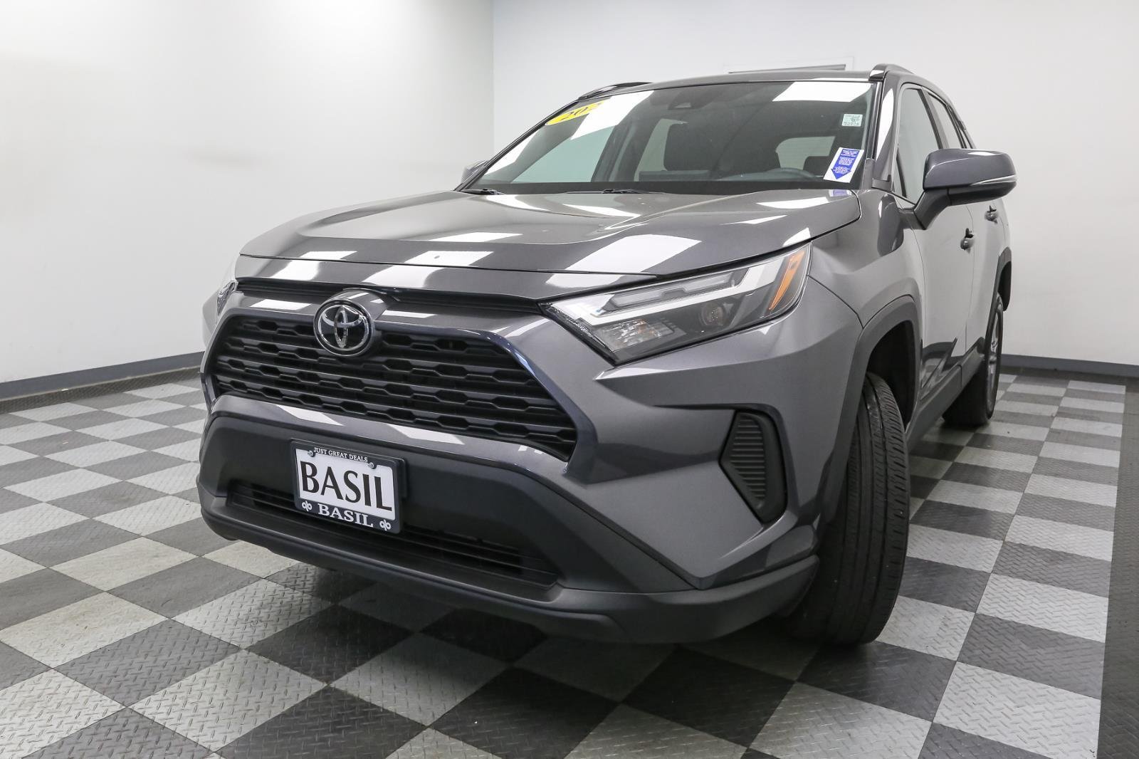 2022 Toyota RAV4 XLE photo 4