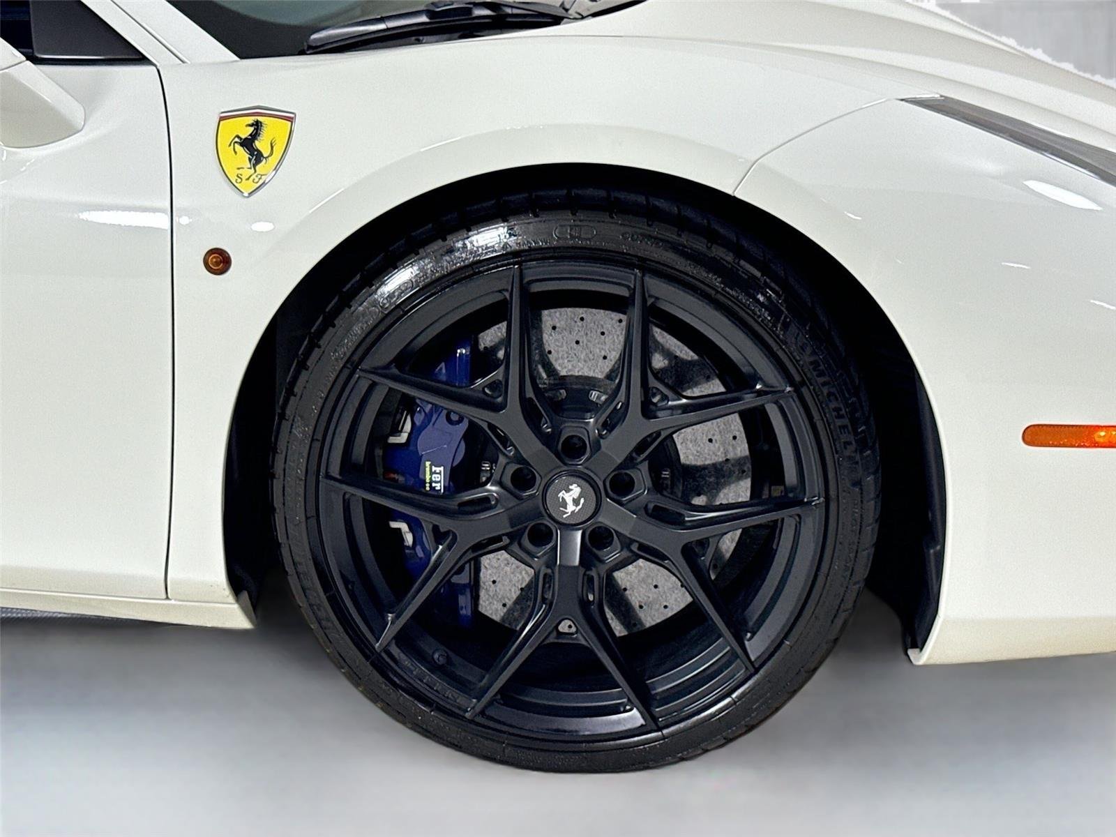2016 Ferrari 488 GTB photo 28