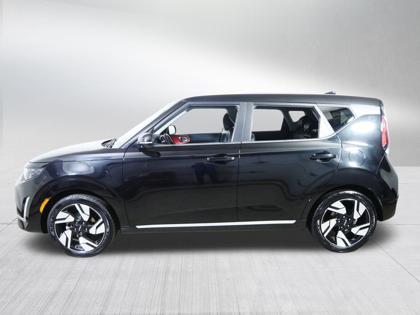 2023 Kia Soul GT-Line photo 4