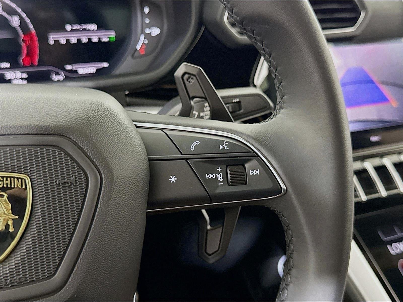 2024 Lamborghini Urus S photo 17