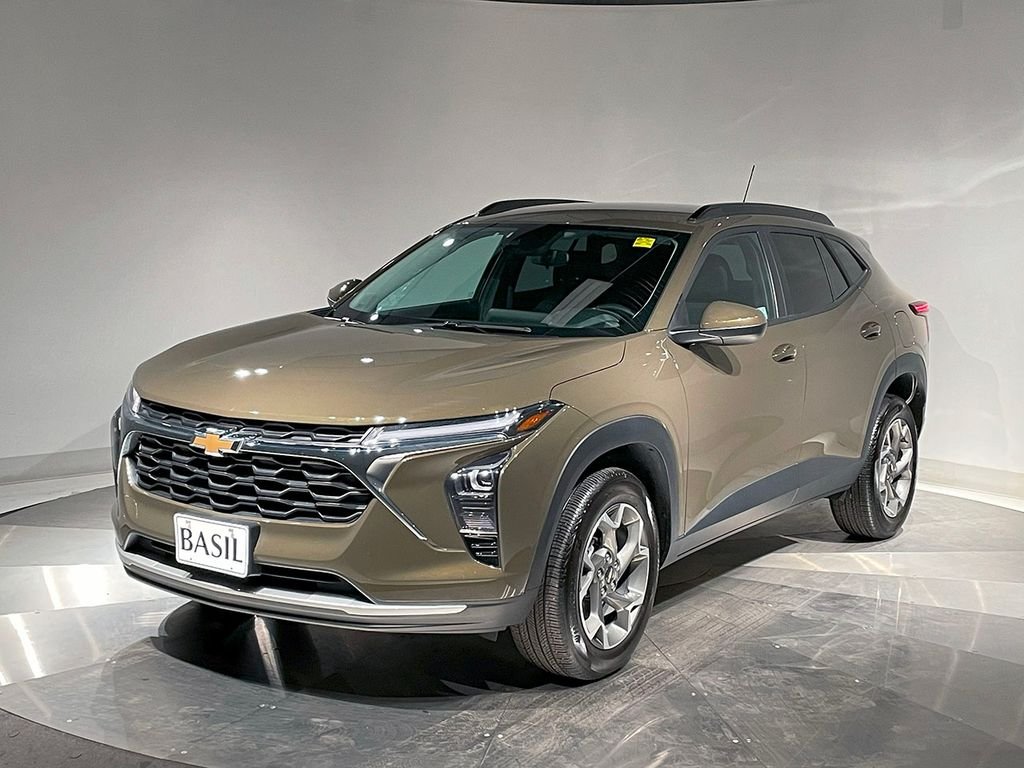 2024 Chevrolet Trax LT photo 4