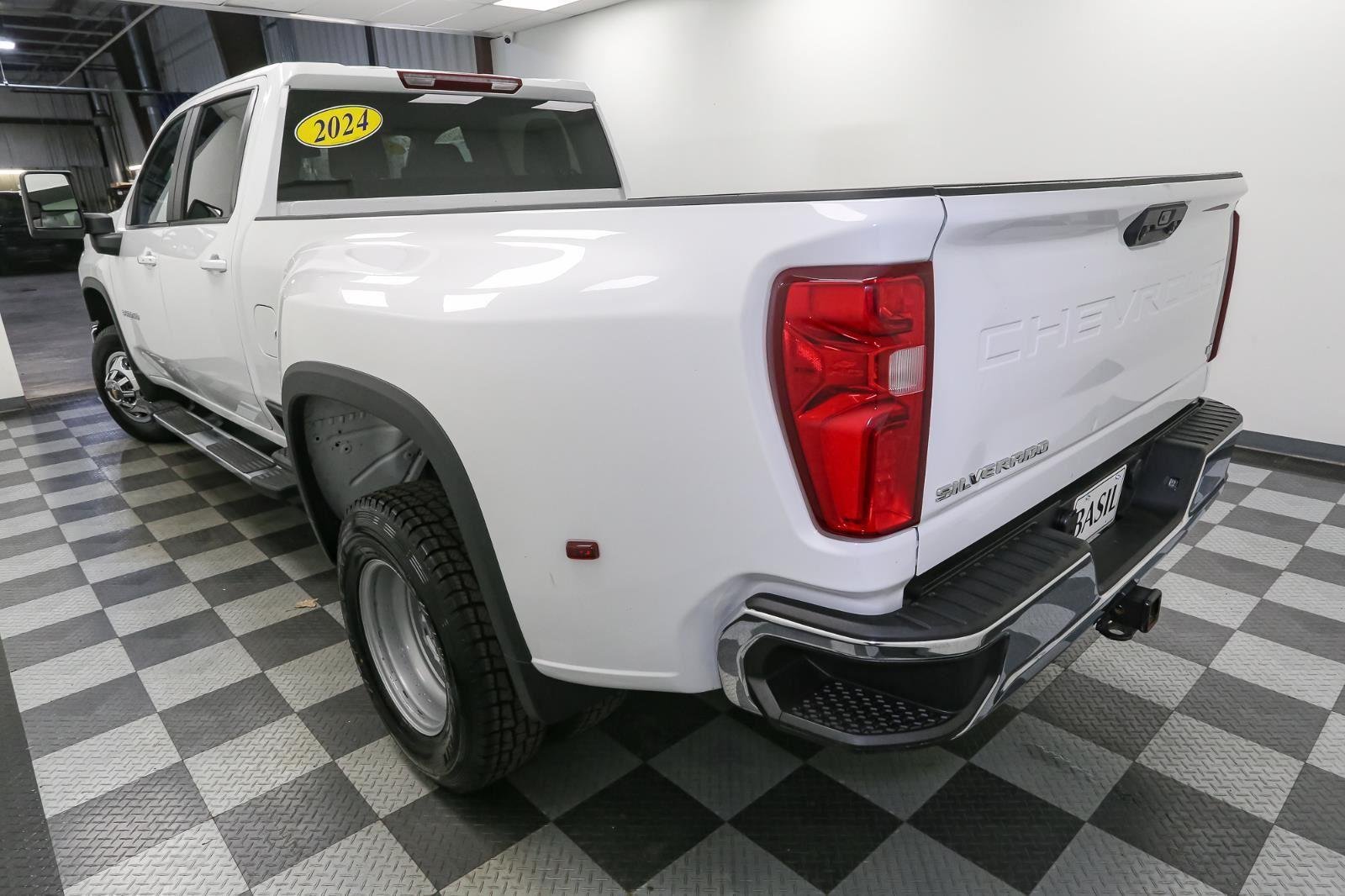 2024 Chevrolet Silverado 3500HD LT photo 10