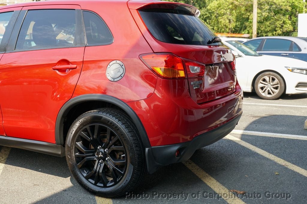 2017 Mitsubishi Outlander Sport LE photo 4