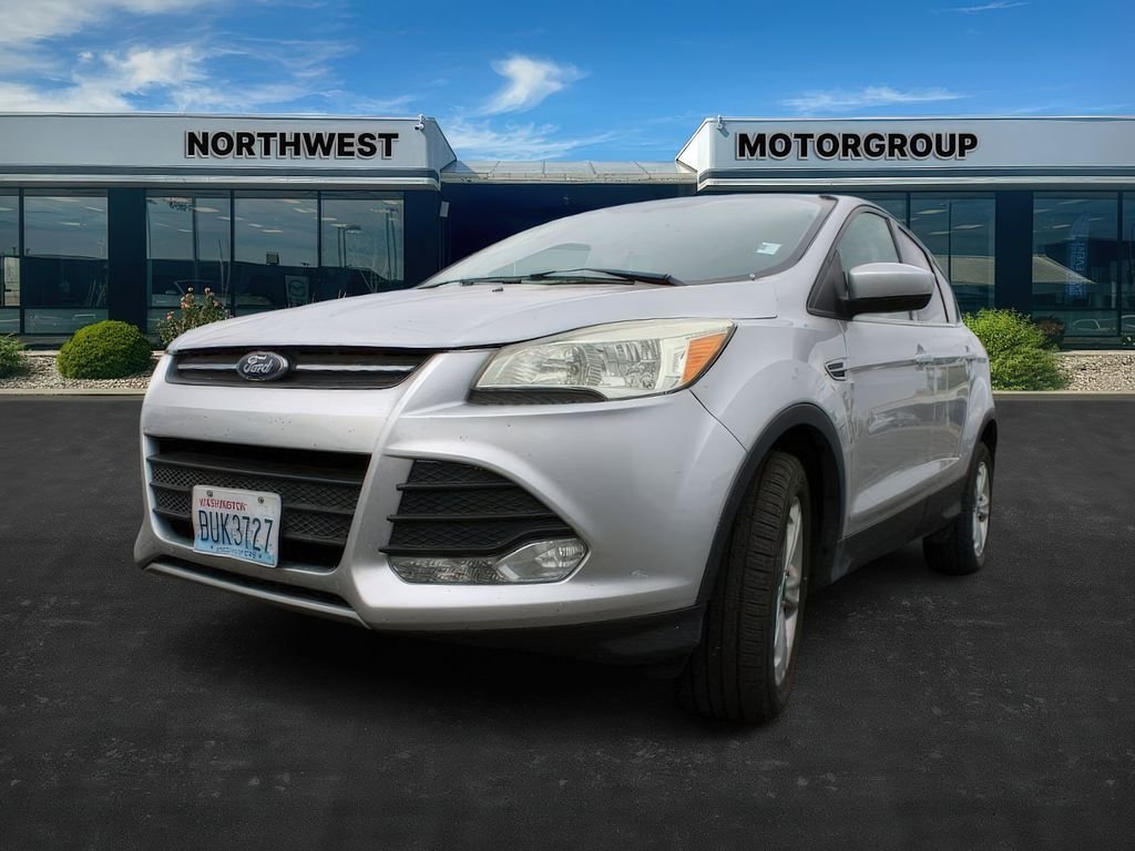 2015 Ford Escape SE photo 2