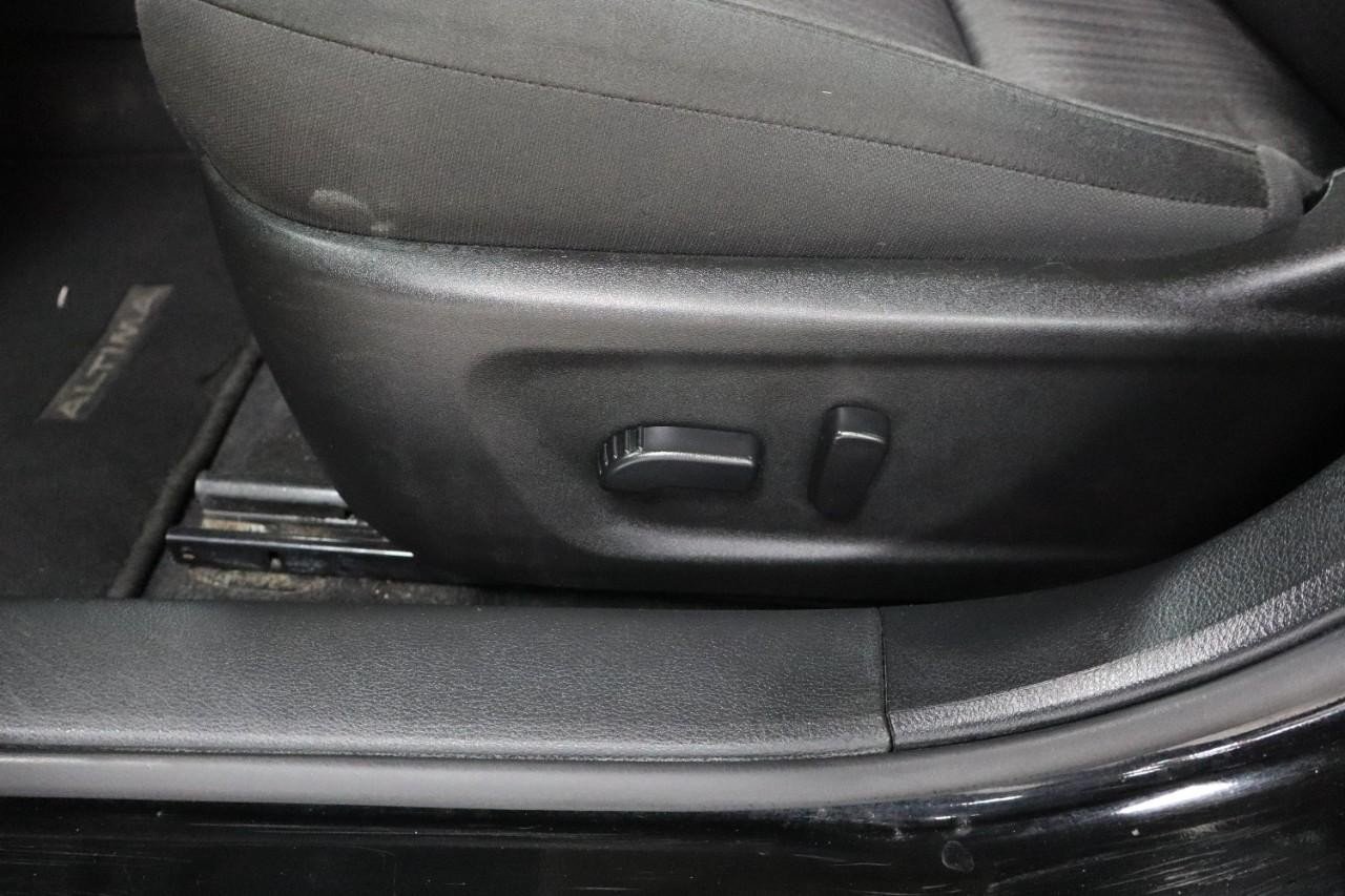 2023 Nissan Altima 2.5 SV photo 10