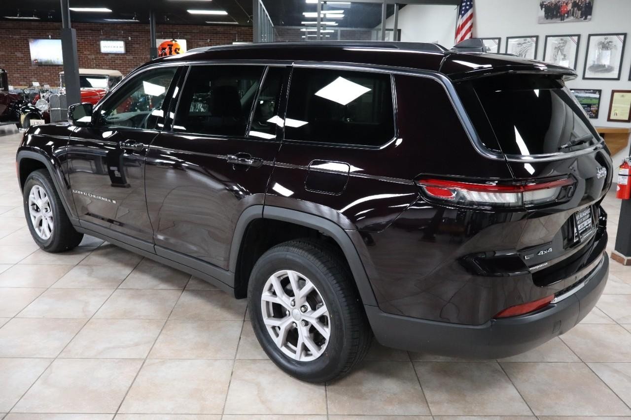 2022 Jeep Grand Cherokee Limited photo 2