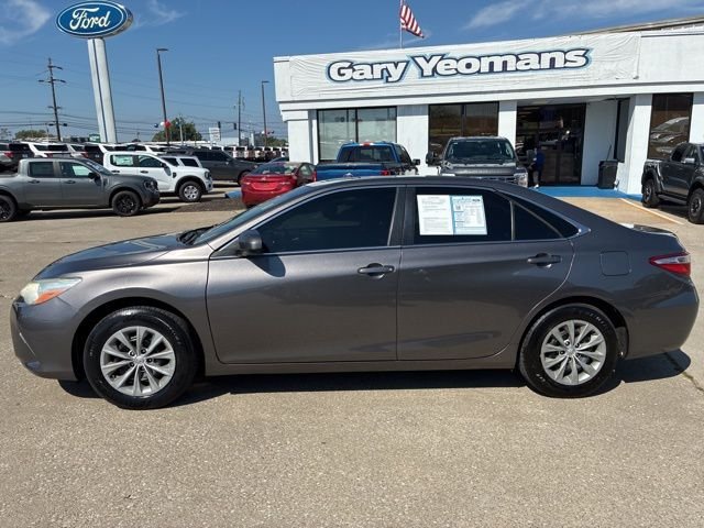 2017 Toyota Camry LE photo 4