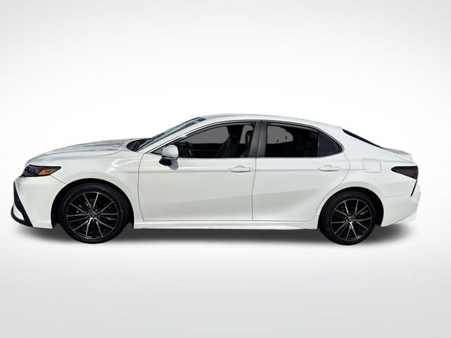 2024 Toyota Camry SE photo 2