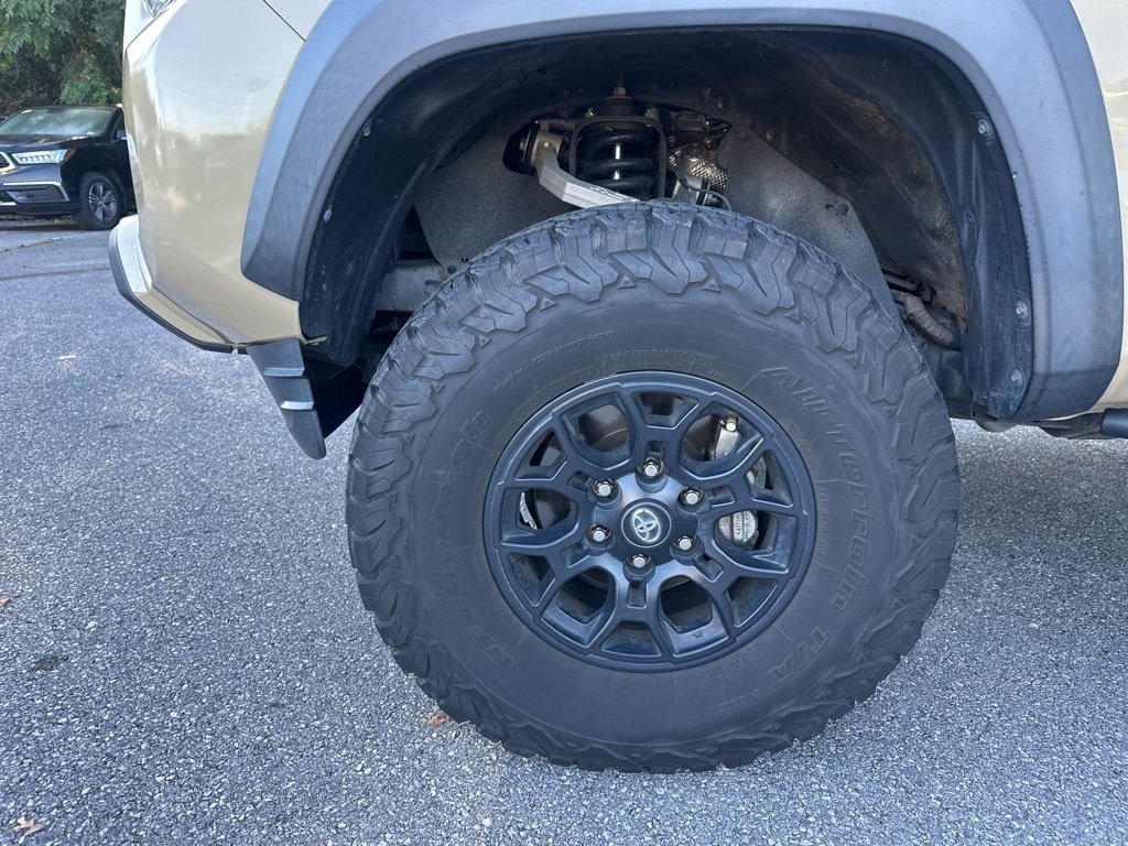 2019 Toyota Tacoma SR photo 12