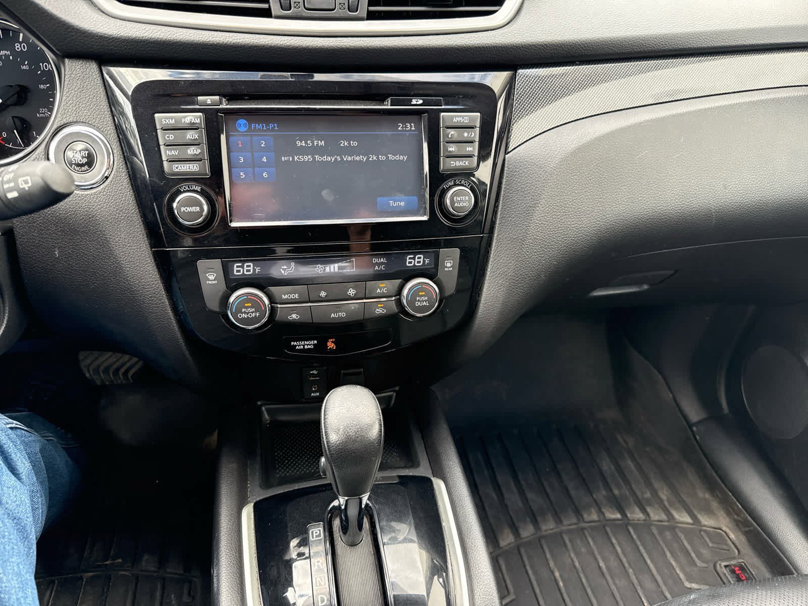 2015 Nissan Rogue SL photo 10
