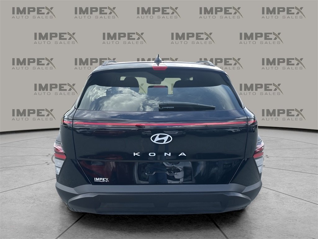 2025 Hyundai Kona SEL photo 4