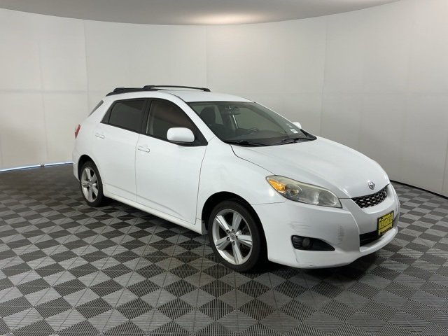 2010 Toyota Corolla Matrix L 4WD photo 3