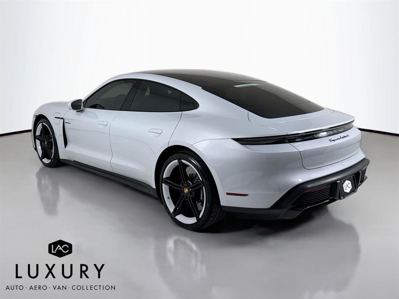 2021 Porsche Taycan Turbo S photo 6