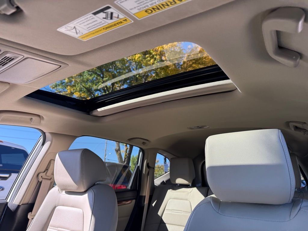 2020 Honda CR-V Hybrid Touring photo 28