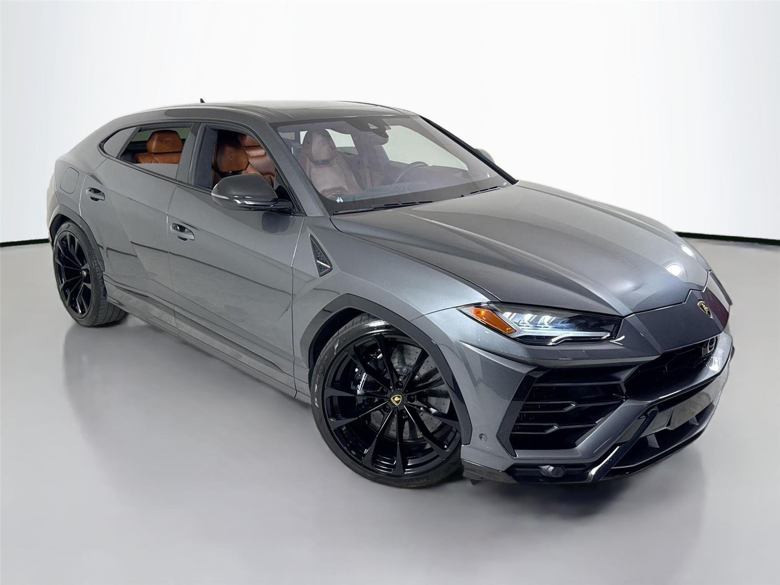 2019 Lamborghini Urus Base photo 46