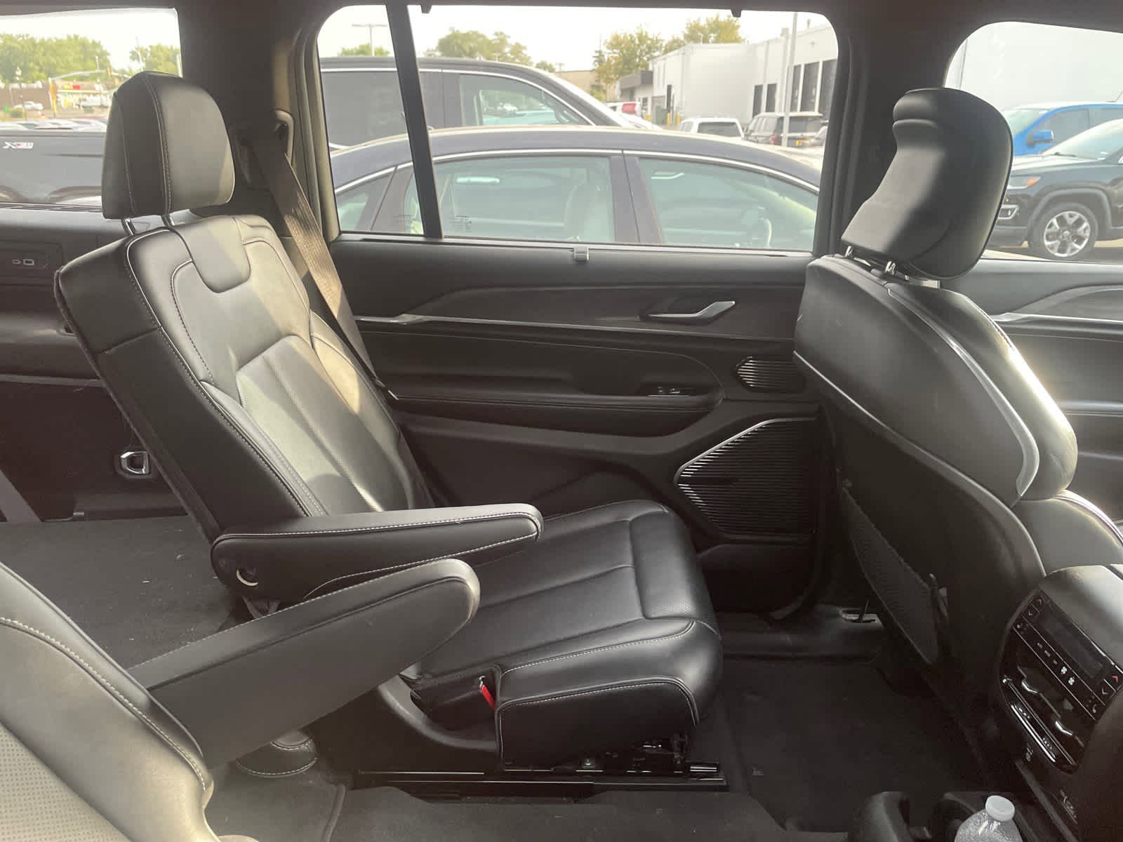 2021 Jeep Grand Cherokee Overland photo 9
