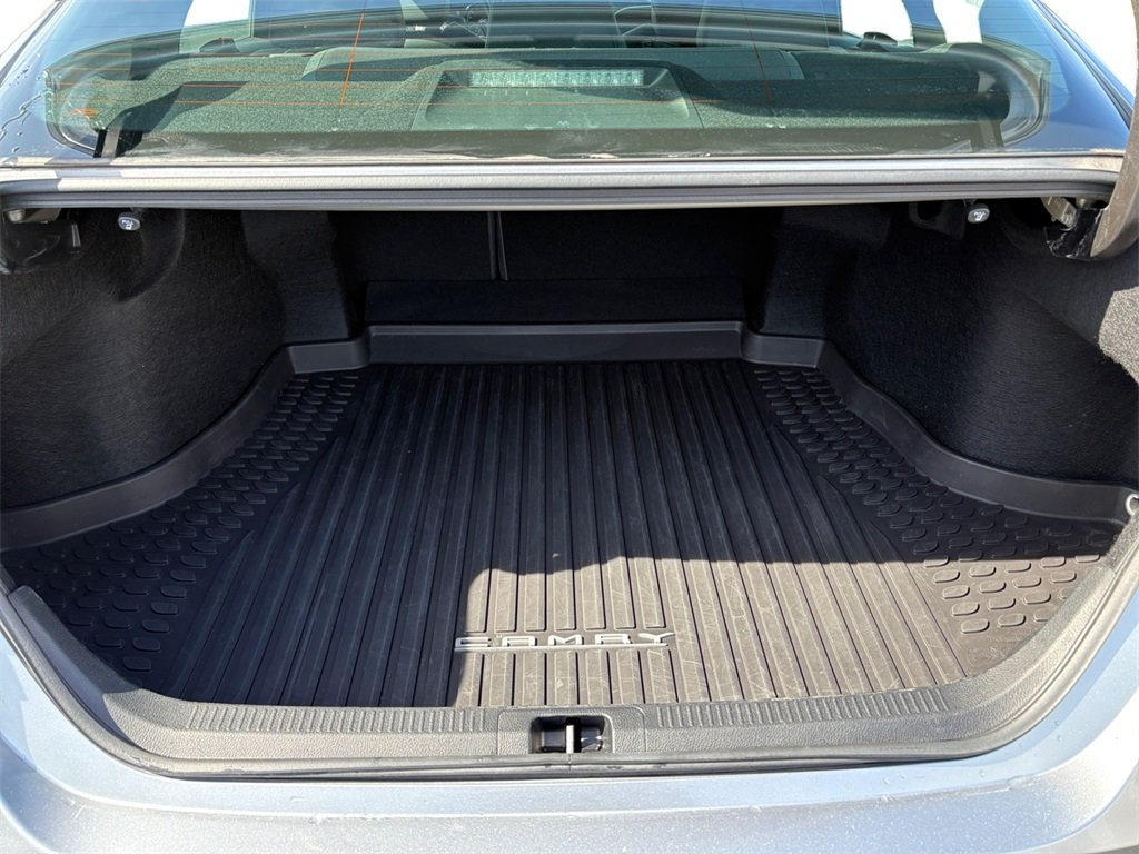 2018 Toyota Camry XLE V6 photo 16